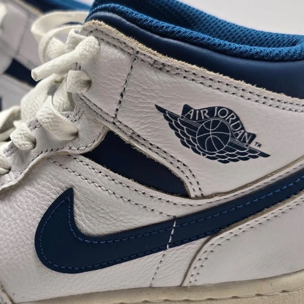 Jordan Air Jordan 1 Mid Midnight Navy White Streetwear Kids Sneaker 4Y